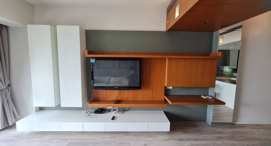 For rent 2 bedrooms condo in Sathon, Bangkok