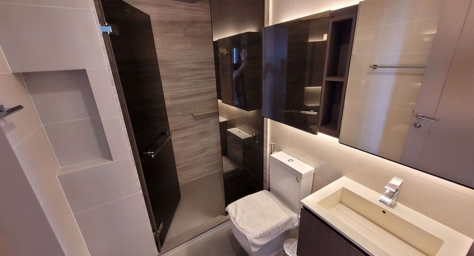 For rent 2 bedrooms condo in Khlong Toei, Bangkok