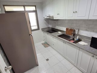 Аренда 3 спальни кондо в Щаттхана, Бангкок