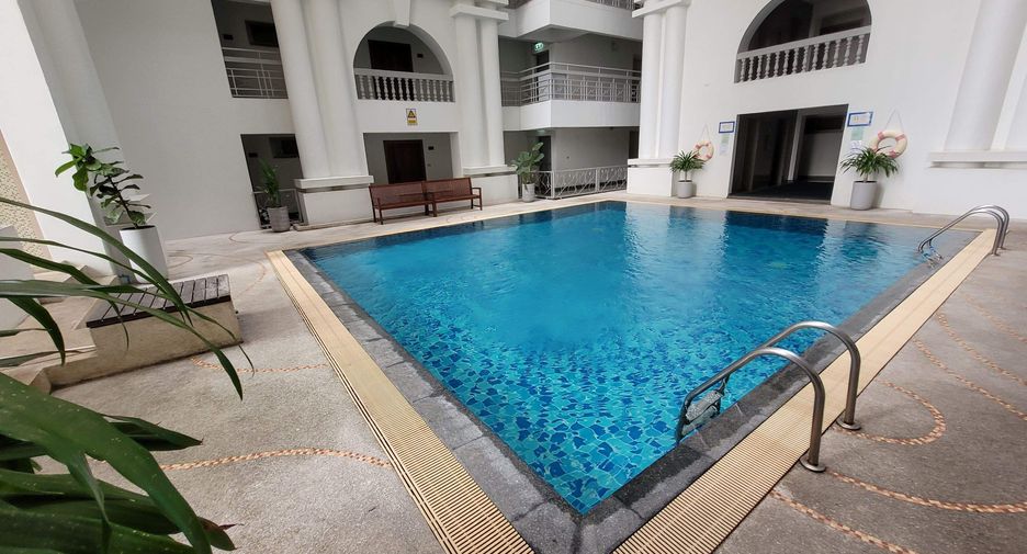 For rent 3 ベッドルーム condo in Watthana, Bangkok