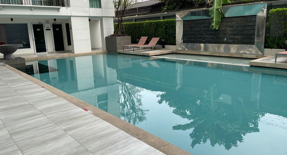 For rent 2 bedrooms condo in Watthana, Bangkok