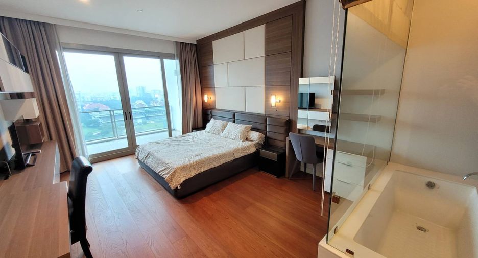 For rent 2 bedrooms condo in Pathum Wan, Bangkok