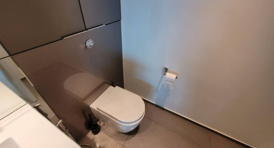 For rent 2 bedrooms condo in Pathum Wan, Bangkok