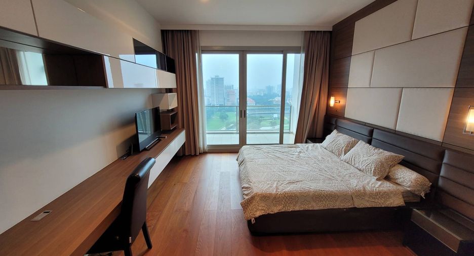 For rent 2 bedrooms condo in Pathum Wan, Bangkok