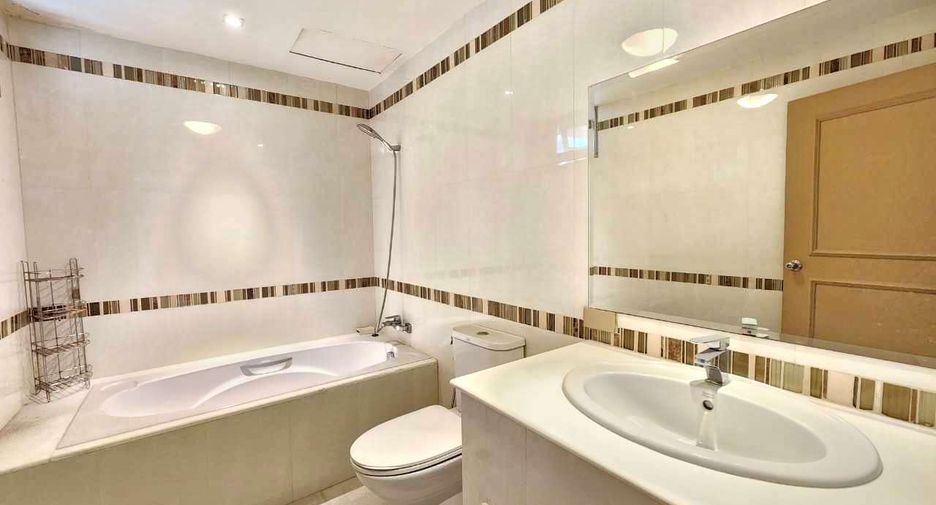 For rent 3 bedrooms condo in Watthana, Bangkok