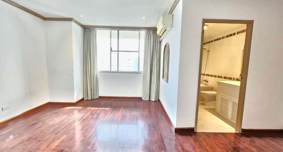 For rent 3 bedrooms condo in Watthana, Bangkok