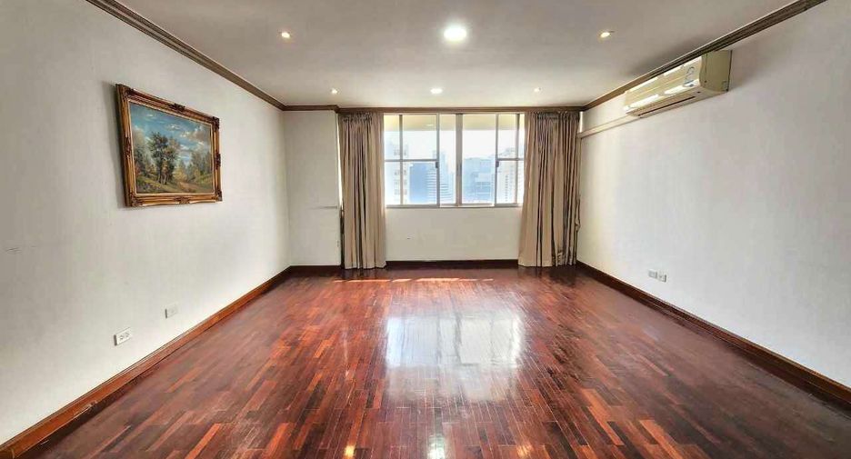For rent 3 bedrooms condo in Watthana, Bangkok