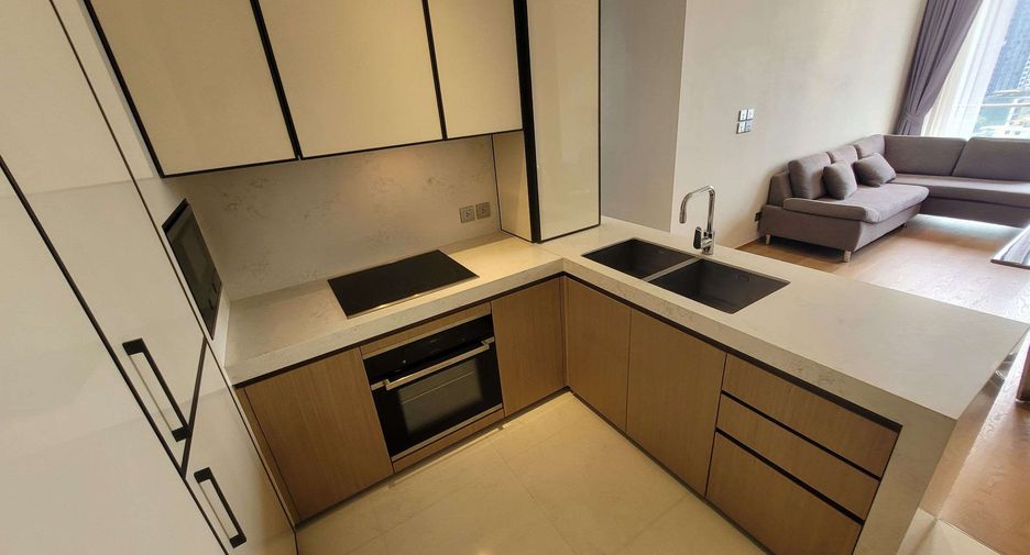 For rent 2 bedrooms condo in Khlong Toei, Bangkok