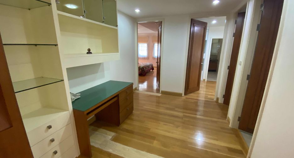 Wohnung zur Miete mit 3 Zimmer in Watthana, Bangkok