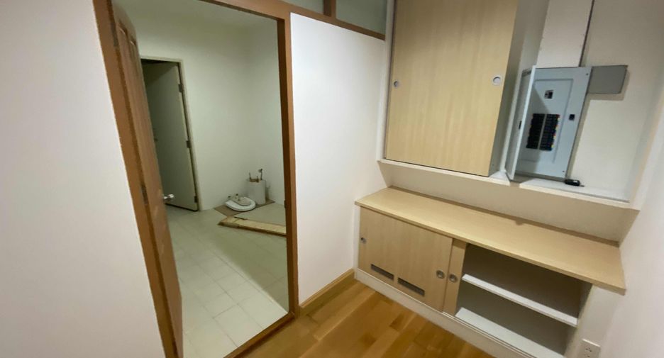 Wohnung zur Miete mit 3 Zimmer in Watthana, Bangkok