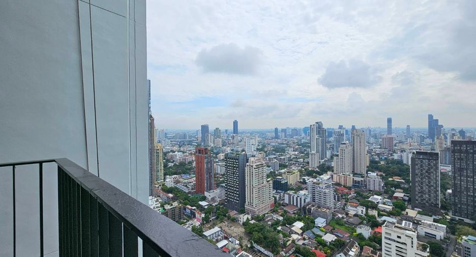 Wohnung zur Miete und zum Kauf mit 2 Zimmer in Khlong Toei, Bangkok