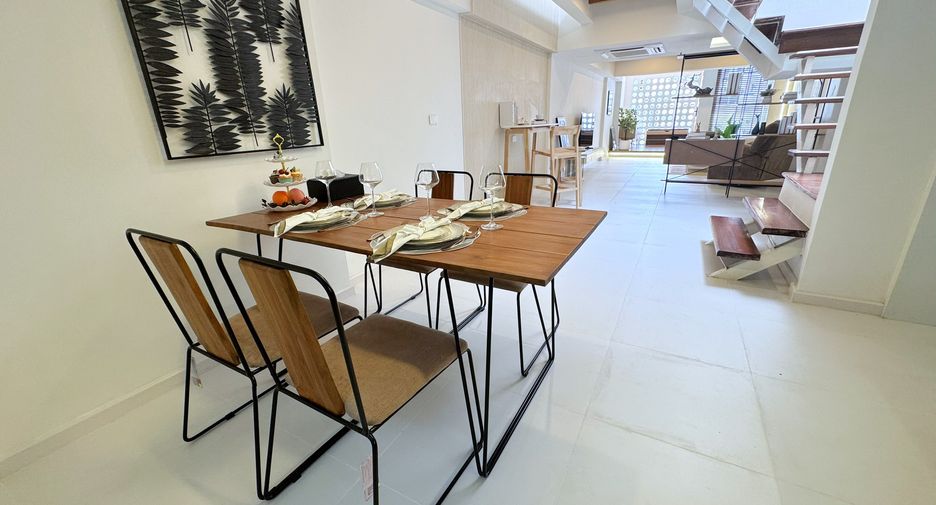 For rent and for sale 2 bedrooms townhouse in Watthana, Bangkok
