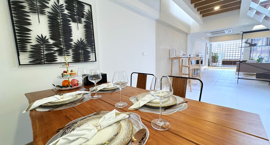 For rent and for sale 2 bedrooms townhouse in Watthana, Bangkok