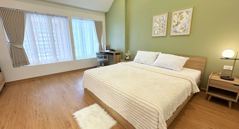 For rent and for sale 2 bedrooms townhouse in Watthana, Bangkok