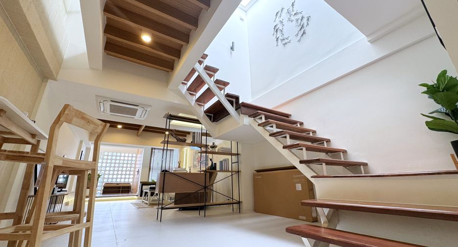For rent and for sale 2 bedrooms townhouse in Watthana, Bangkok