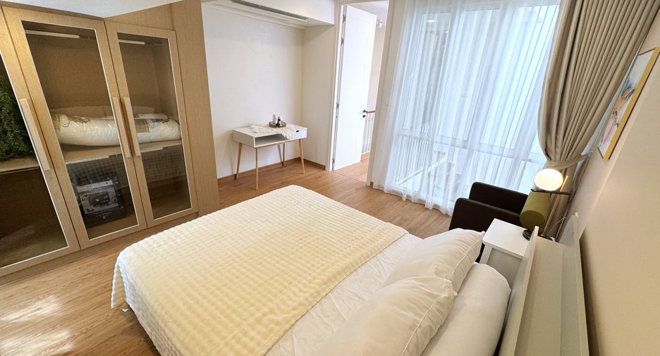 For rent and for sale 2 bedrooms townhouse in Watthana, Bangkok