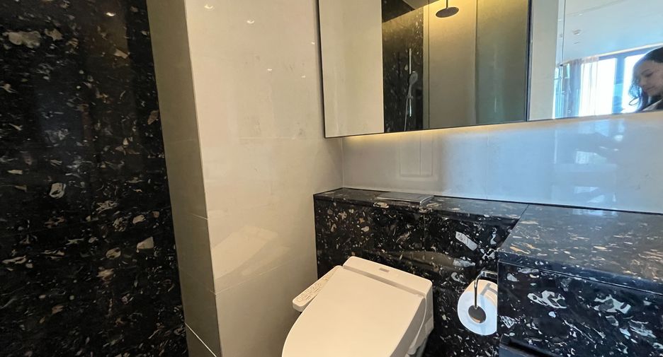 Wohnung zur Miete und zum Kauf mit 2 Zimmer in Khlong Toei, Bangkok