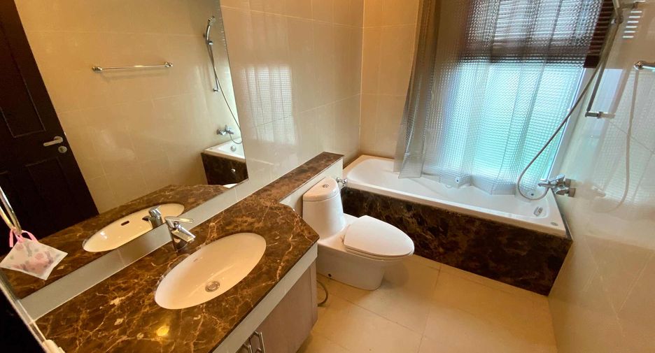 For rent 2 ベッドルーム condo in Watthana, Bangkok