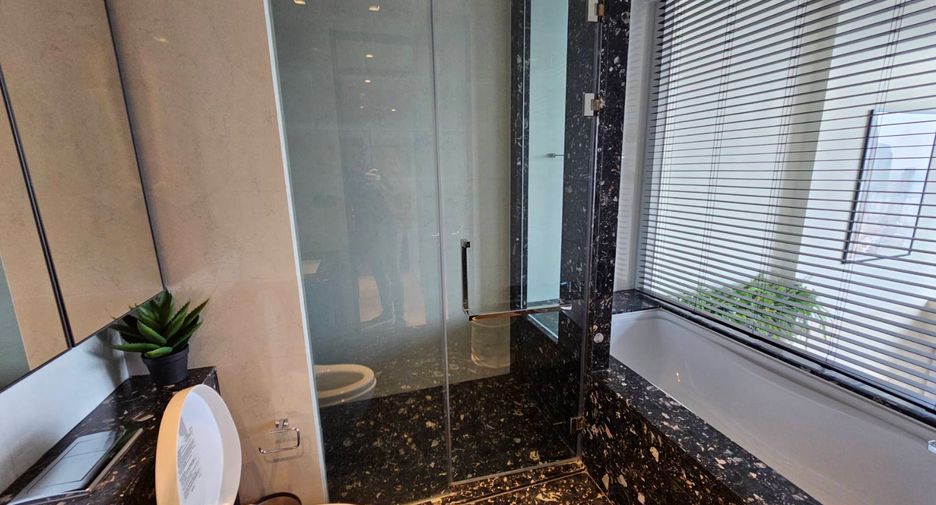 For rent and for sale 2 bedrooms condo in Khlong Toei, Bangkok