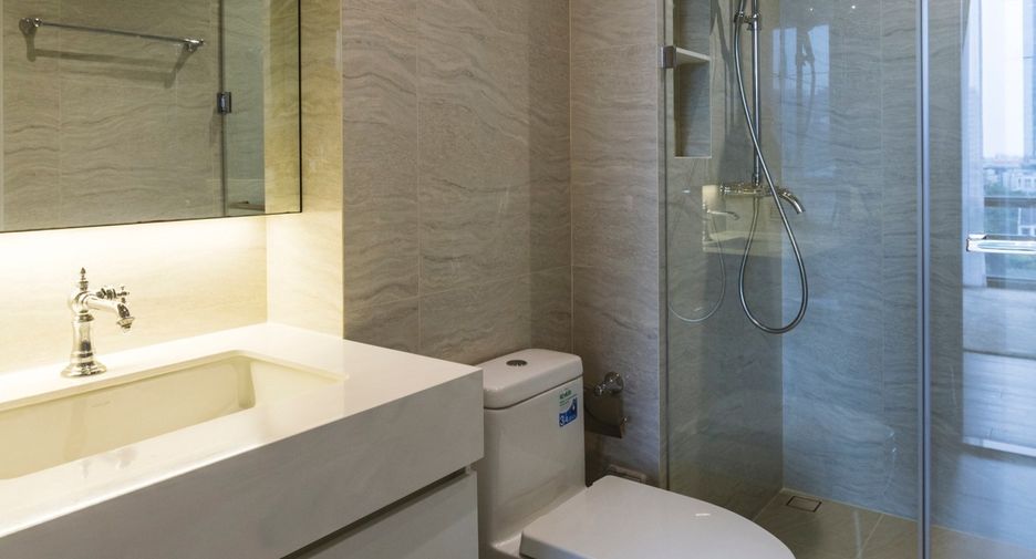 For rent and for sale 2 bedrooms condo in Pathum Wan, Bangkok