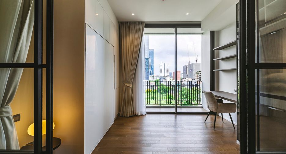 For rent and for sale 2 bedrooms condo in Pathum Wan, Bangkok