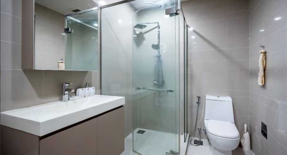 For rent and for sale 2 bedrooms condo in Pathum Wan, Bangkok