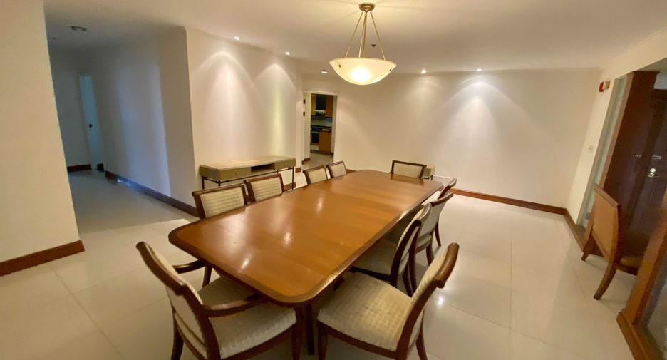 For rent 3 bedrooms condo in Watthana, Bangkok