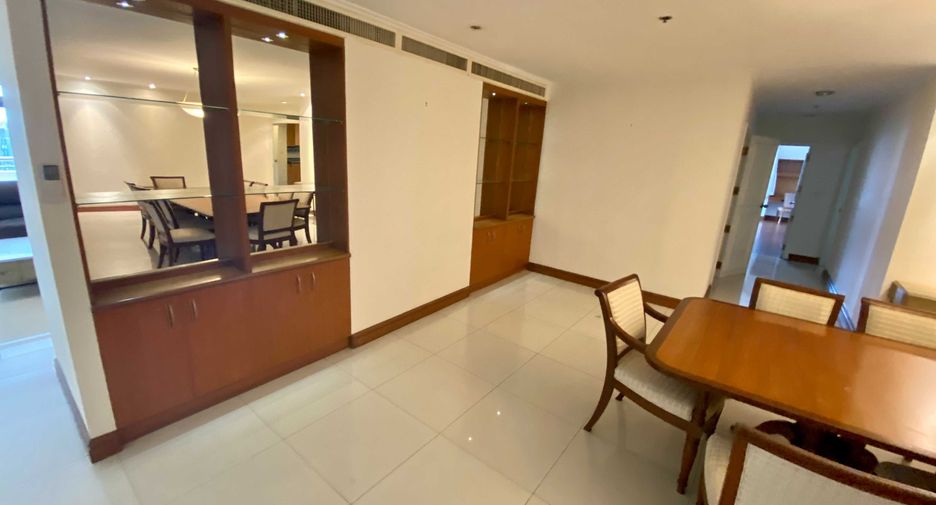 For rent 3 bedrooms condo in Watthana, Bangkok