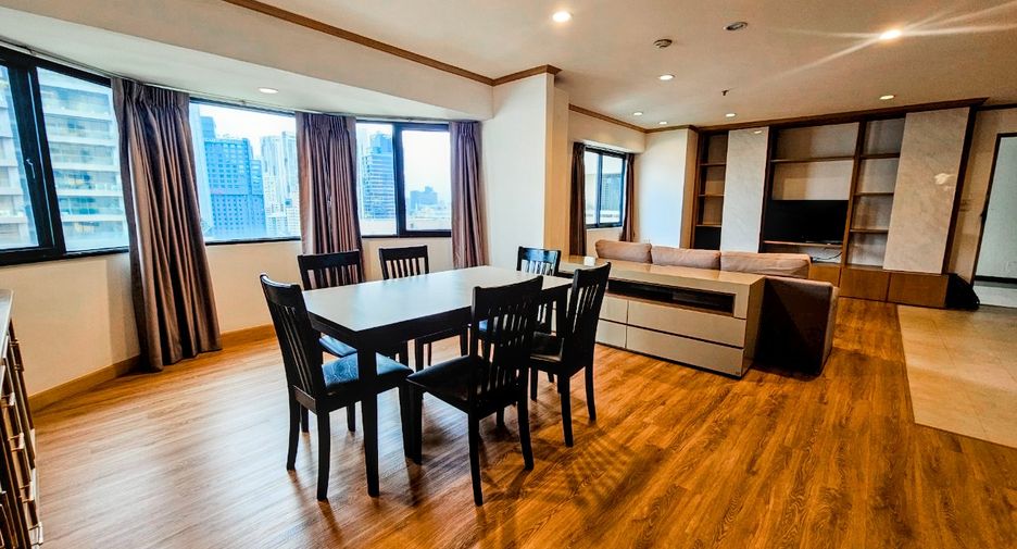 For rent 3 bedrooms condo in Khlong Toei, Bangkok