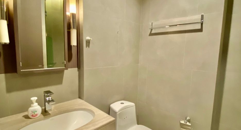 À louer et à vendre 2 chambres condo à Sathon, Bangkok