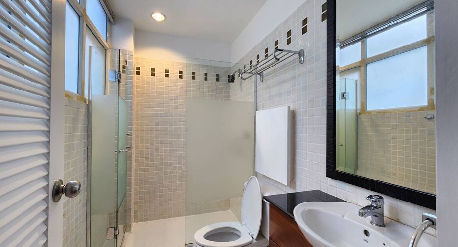 Wohnung zur Miete mit 3 Zimmer in Pathum Wan, Bangkok