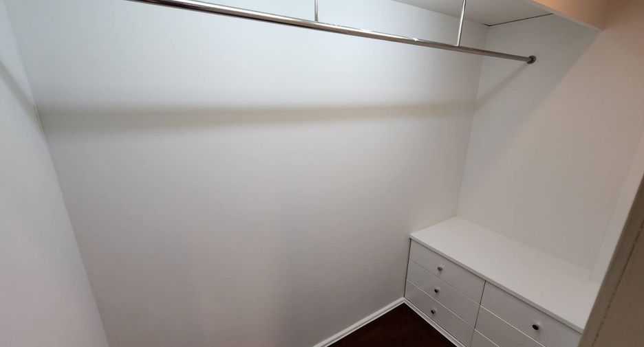 Wohnung zur Miete mit 3 Zimmer in Pathum Wan, Bangkok