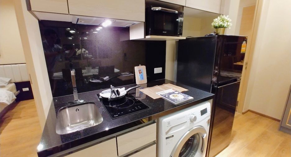 For rent 2 bedrooms condo in Khlong Toei, Bangkok