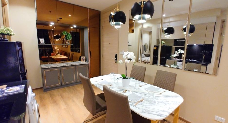 For rent 2 bedrooms condo in Khlong Toei, Bangkok