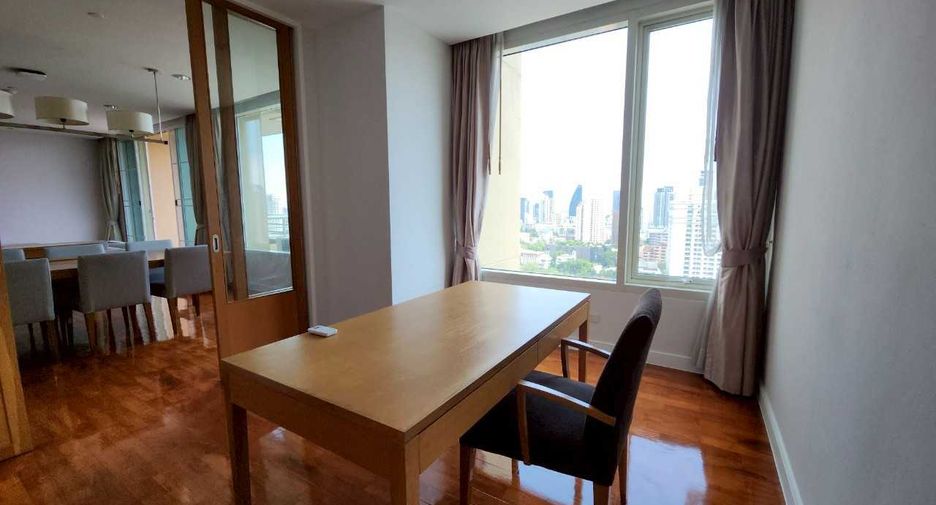 À louer 3 chambres condo à Watthana, Bangkok