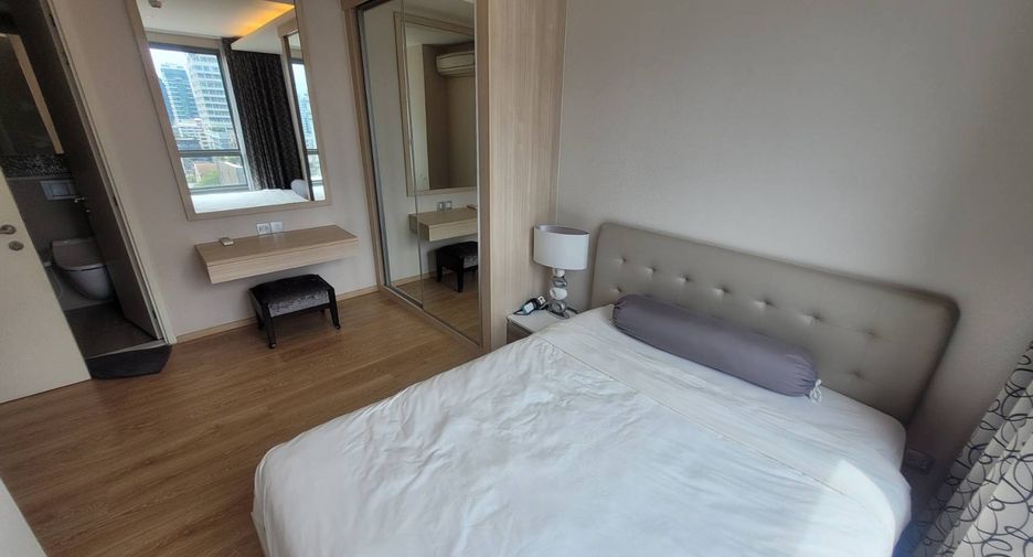 For rent 1 bed condo in Watthana, Bangkok