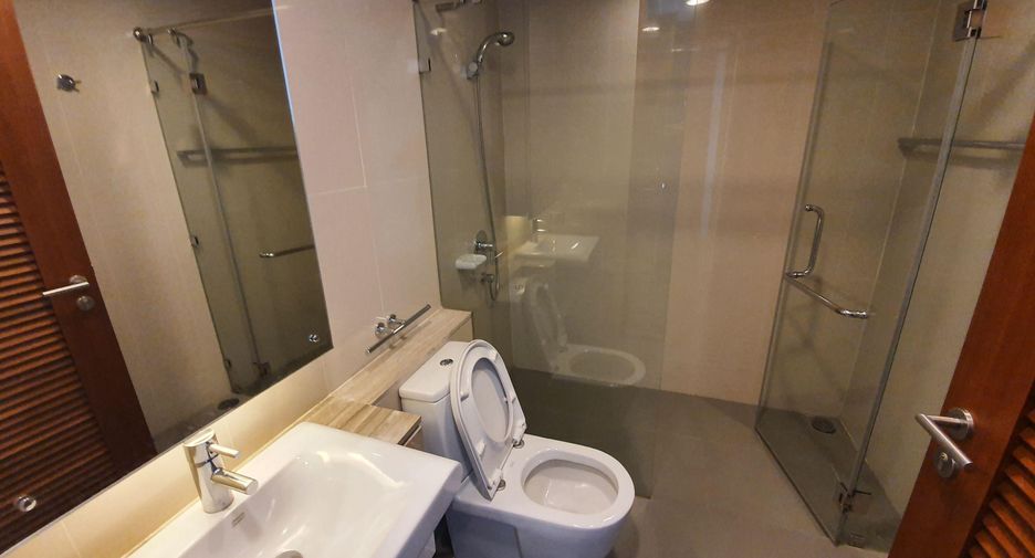 For rent 4 bedrooms condo in Watthana, Bangkok