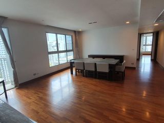 For rent 4 bedrooms condo in Watthana, Bangkok