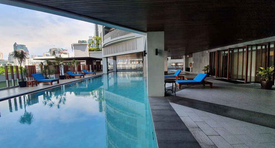 For rent 4 bedrooms condo in Watthana, Bangkok