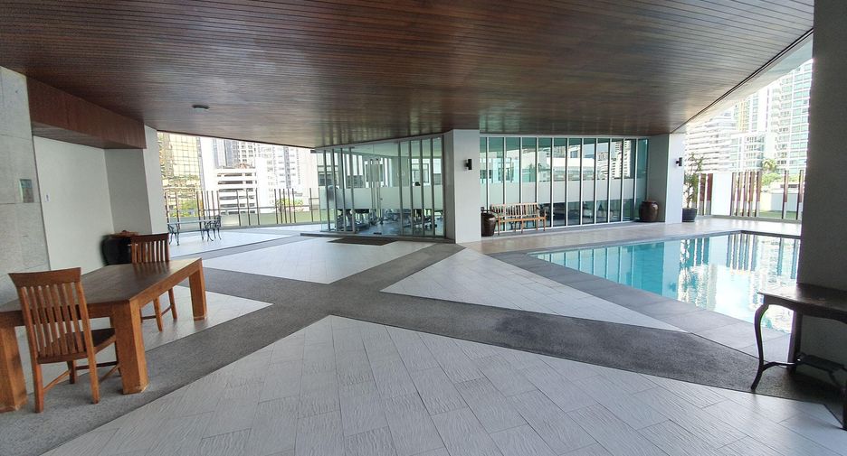 For rent 4 bedrooms condo in Watthana, Bangkok