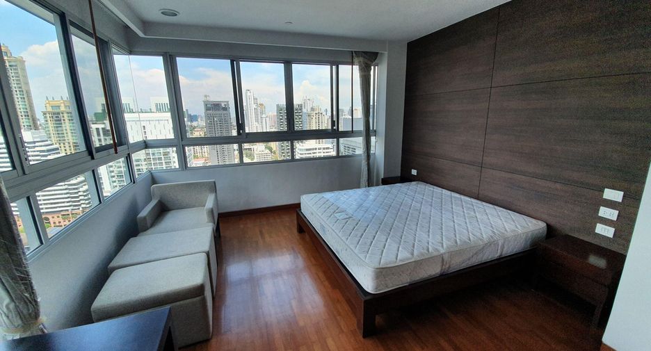 For rent 4 bedrooms condo in Watthana, Bangkok