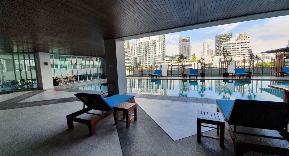 For rent 4 bedrooms condo in Watthana, Bangkok