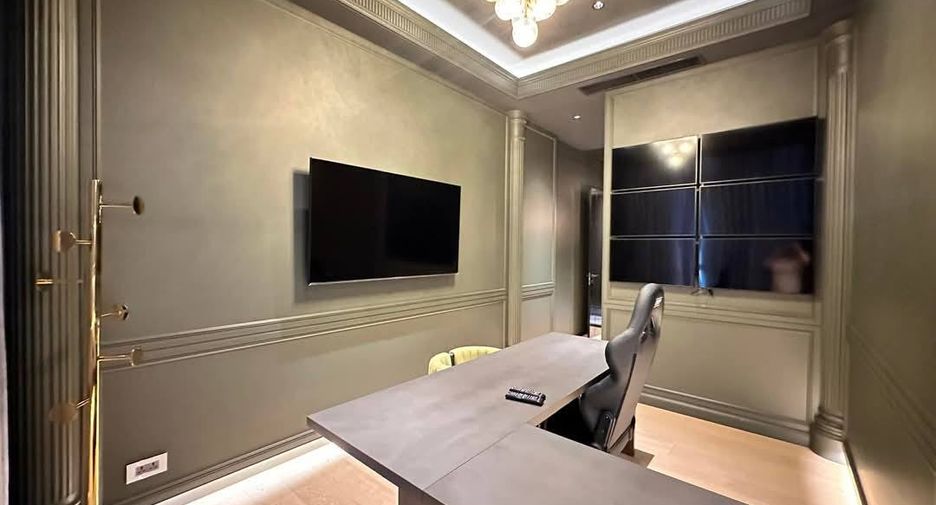 For rent 3 bedrooms condo in Watthana, Bangkok