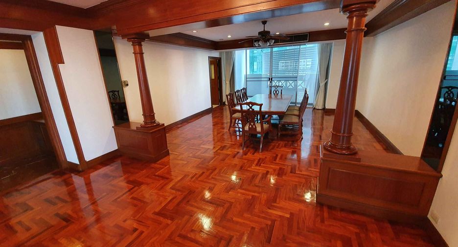 For rent 4 bedrooms condo in Khlong Toei, Bangkok