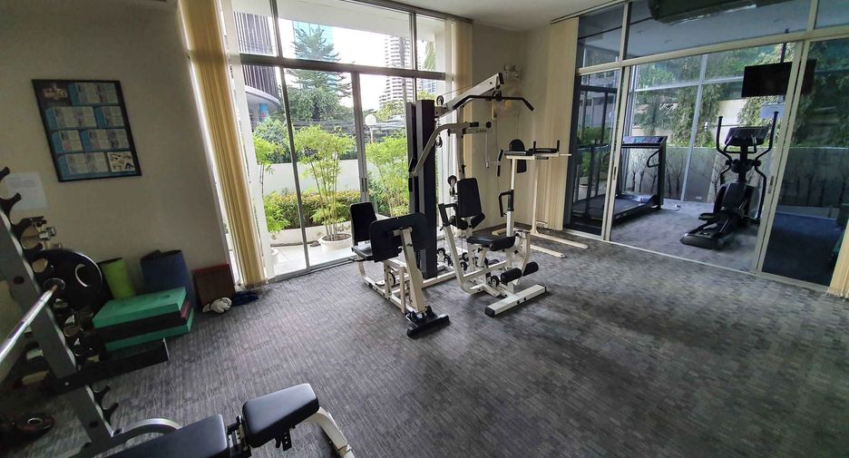For rent 4 bedrooms condo in Khlong Toei, Bangkok