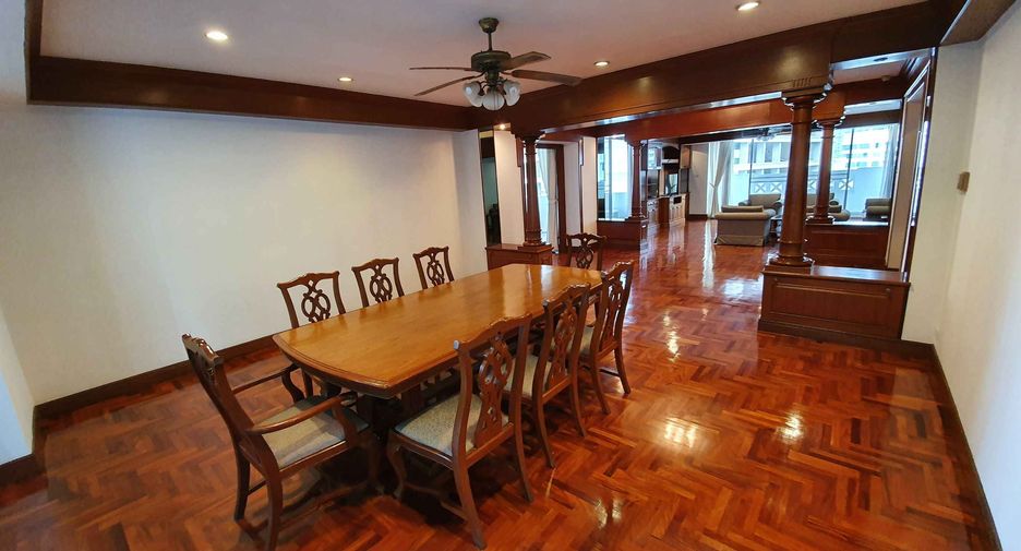 For rent 4 bedrooms condo in Khlong Toei, Bangkok