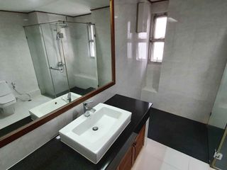 For rent 4 bedrooms condo in Khlong Toei, Bangkok