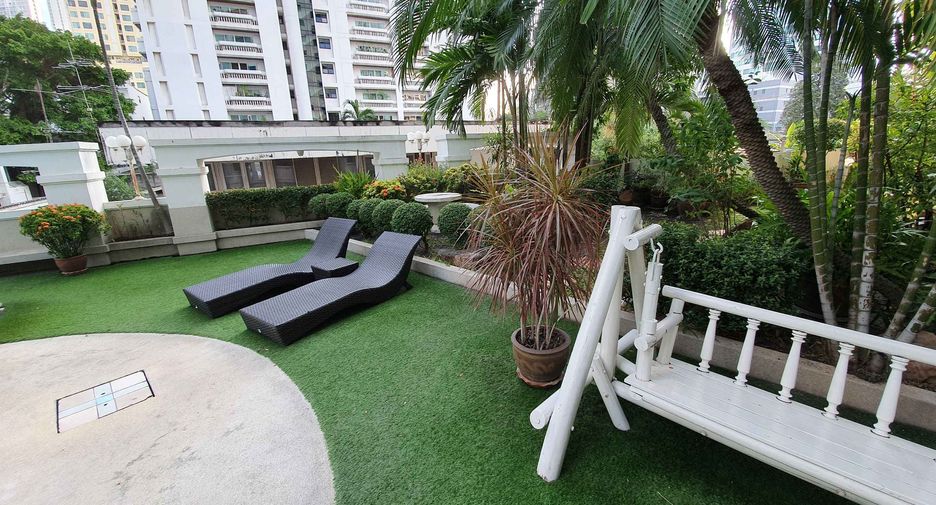 For rent 4 bedrooms condo in Khlong Toei, Bangkok