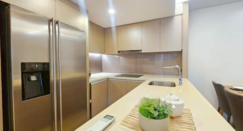 For rent 2 bedrooms condo in Khlong Toei, Bangkok