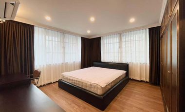 À louer et à vendre 3 chambres condo à Khlong Toei, Bangkok